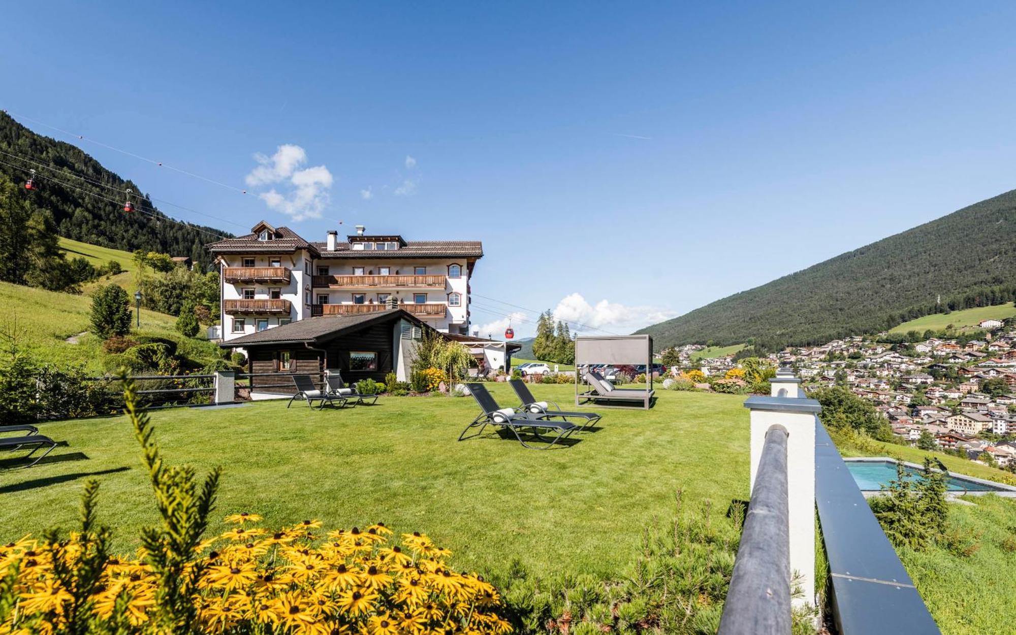 Rainell Dolomites Retreat Hotel Ortisei Exterior foto